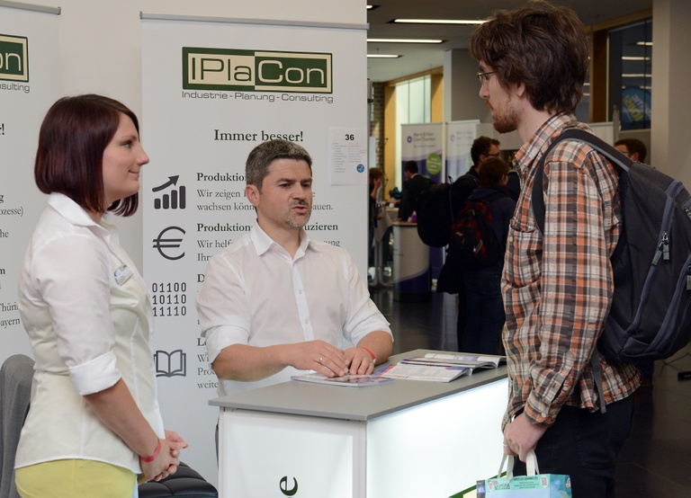 persönliche Gespräche am Messestand