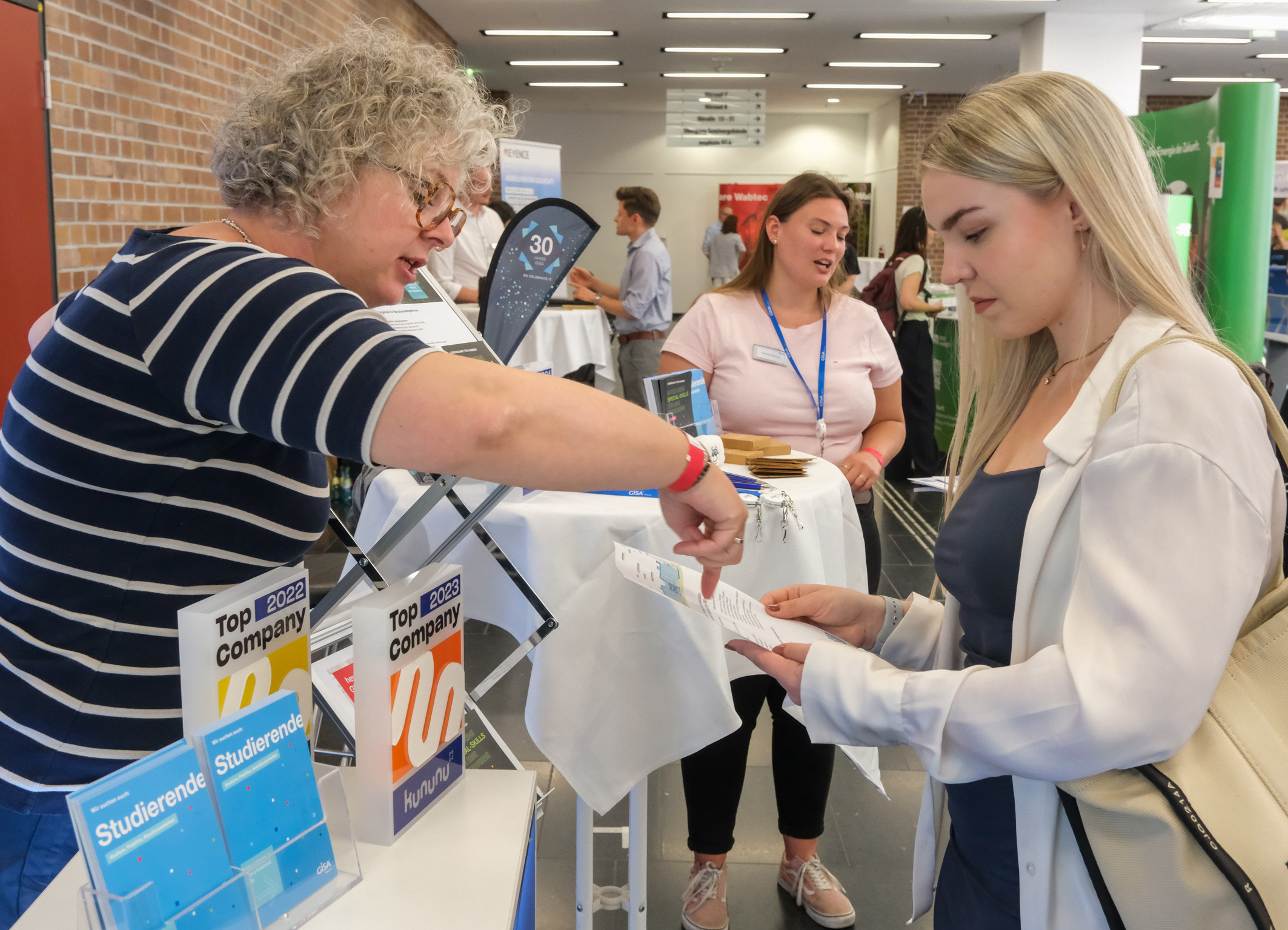  Sichtbarkeit & persönliche Eindrücke – Fazit zur Jobmesse WIK-Leipzig Illustration 