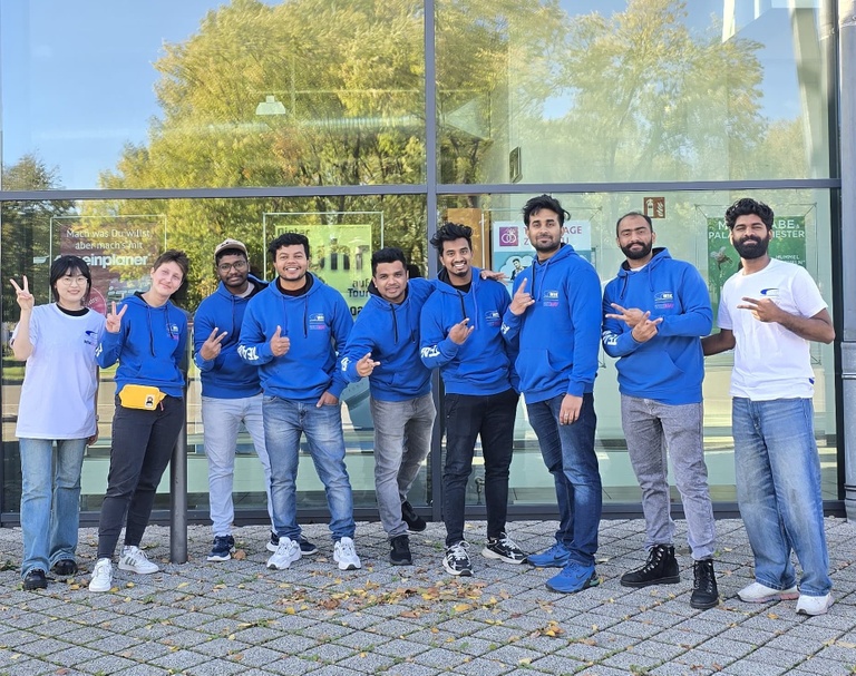 Bild Messeteam ZWIK 24.JPG