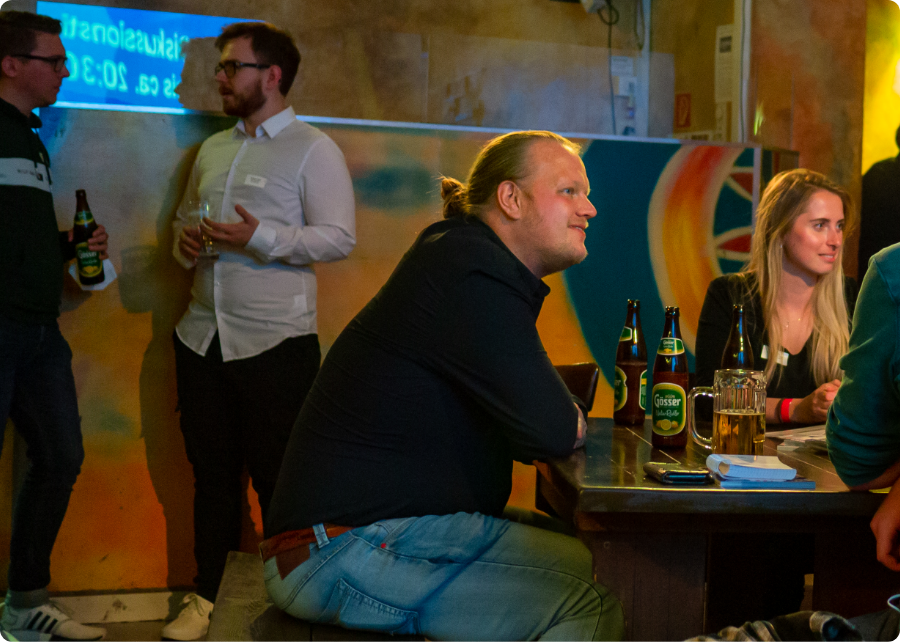 ZWIK-Warm-Up-1.png Besucher beim Warm-Up